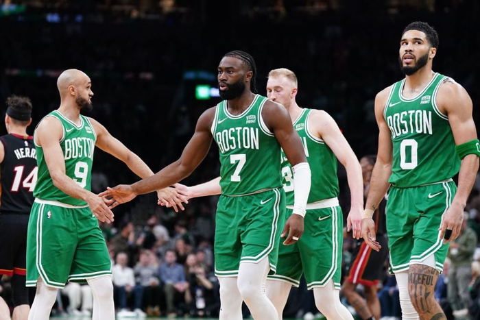 波士顿凯尔特人发布备战花絮,冲刺阶段官宣签约,德甲任务艰巨,训练强度明显提升的简单介绍 波士顿凯尔特人发布备战花絮,冲刺阶段官宣签约,德甲任务艰巨,训练强度明显提升的简单介绍