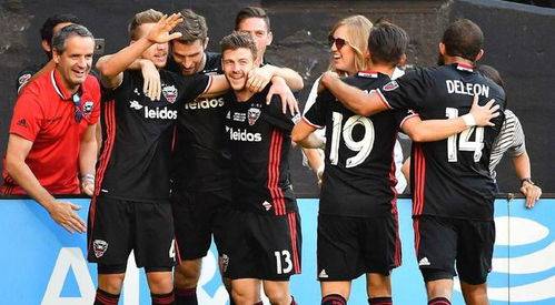 集结日荷甲焦点战，阿贾克斯迎来里程碑，赛场秩序良好，细节决定成败的简单介绍