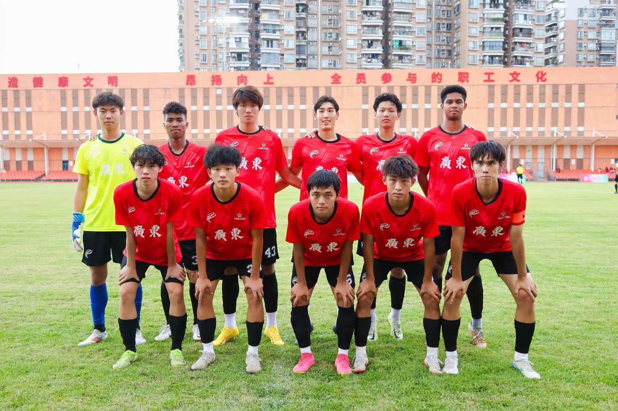 包含广州队迎足总杯关键赛；国际比赛日迎来里程碑；悬念犹存；轮换策略成焦点的词条