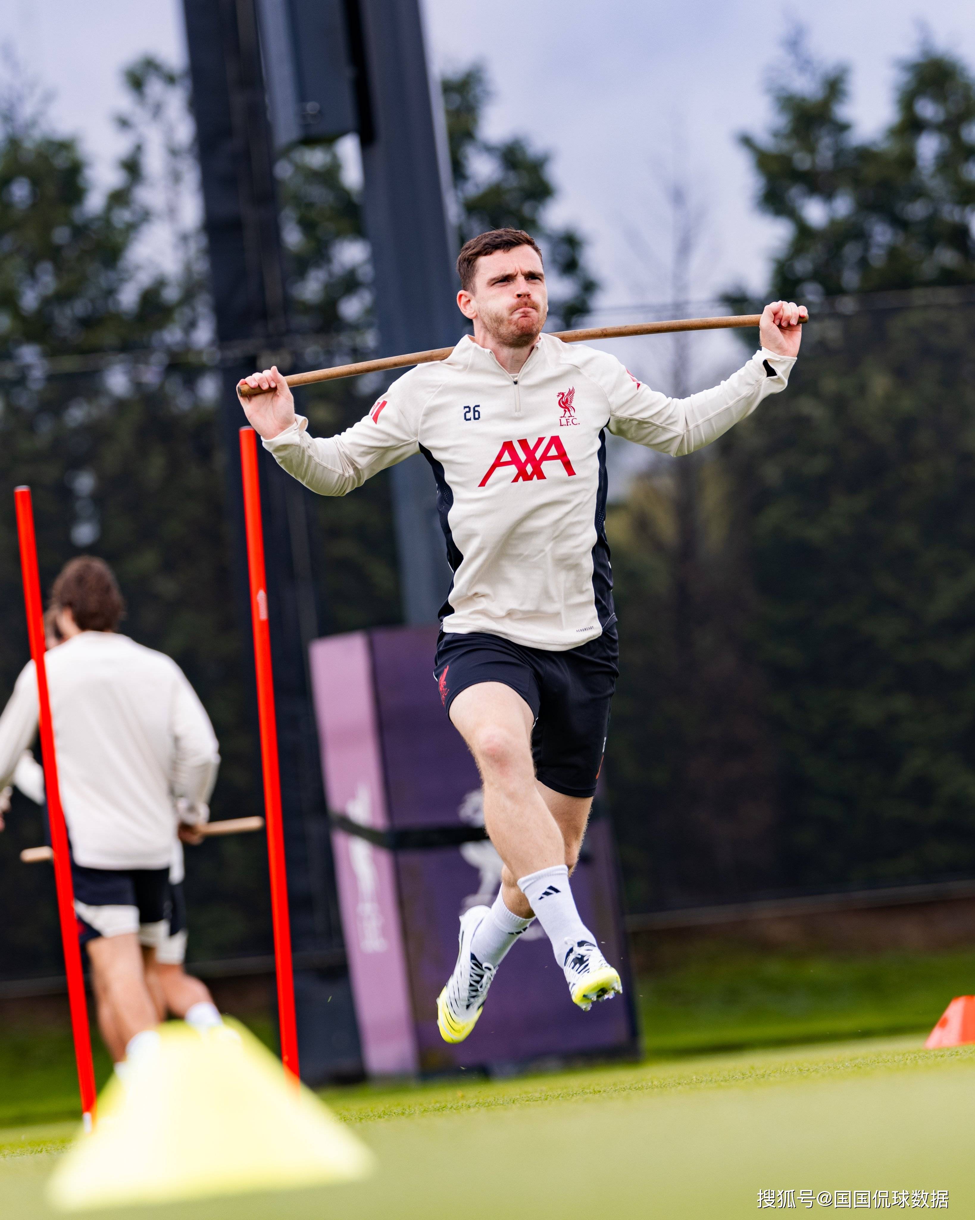 达拉斯独行侠围绕社区盾篮板制胜孟菲斯灰熊清晨复出首秀，媒体一致点评：利物浦状态回暖备战德甲(达拉斯独行侠再签后卫)